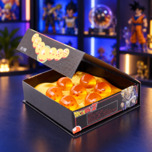 Sieben orangefarbene Dragon Ball Dekokugeln in geöffneter Präsentationsbox